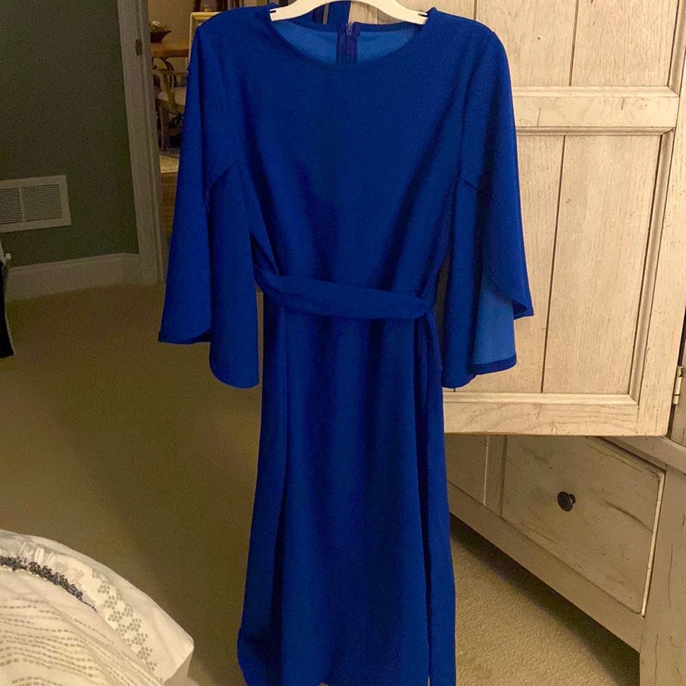 Blue polyester dress with beautiful wide sleeves